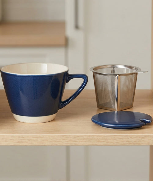 Ymvbf Tapered Ceramic Tea Cup with Mesh-Panel Infuser and Lid 11 oz Navy White - Lifestyle view
